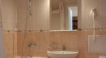 Standard Twin Room - Attic в Гостинице Алеша Попович Двор