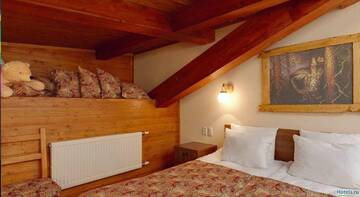 Family Room (2 Adults + 1 Child) в Гостинице Алеша Попович Двор